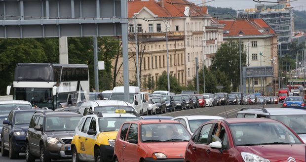 Praha 6 vyhlásila stav dopravní nouze.Praha 6 vyhlásila stav dopravní nouze.