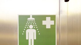 Vhod do dekontaminační sprchy.