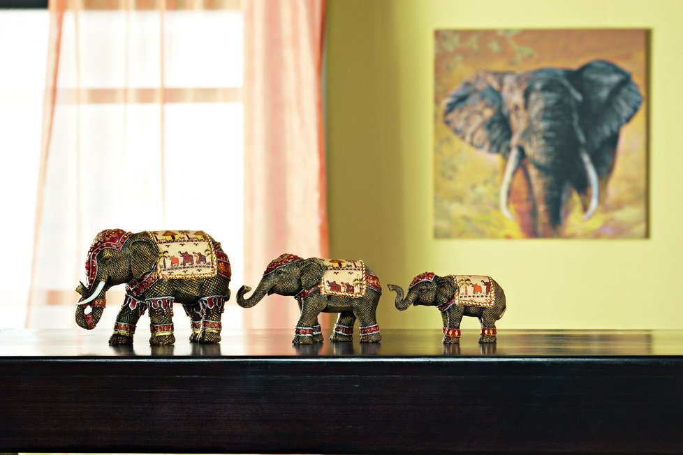 Ručně malovaní sloni, Neckermann, 649 Kč