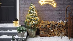 Zimní pohádka za okny. 25 tipů, jak si vyzdobit terasu či zahradu nejen na Vánoce