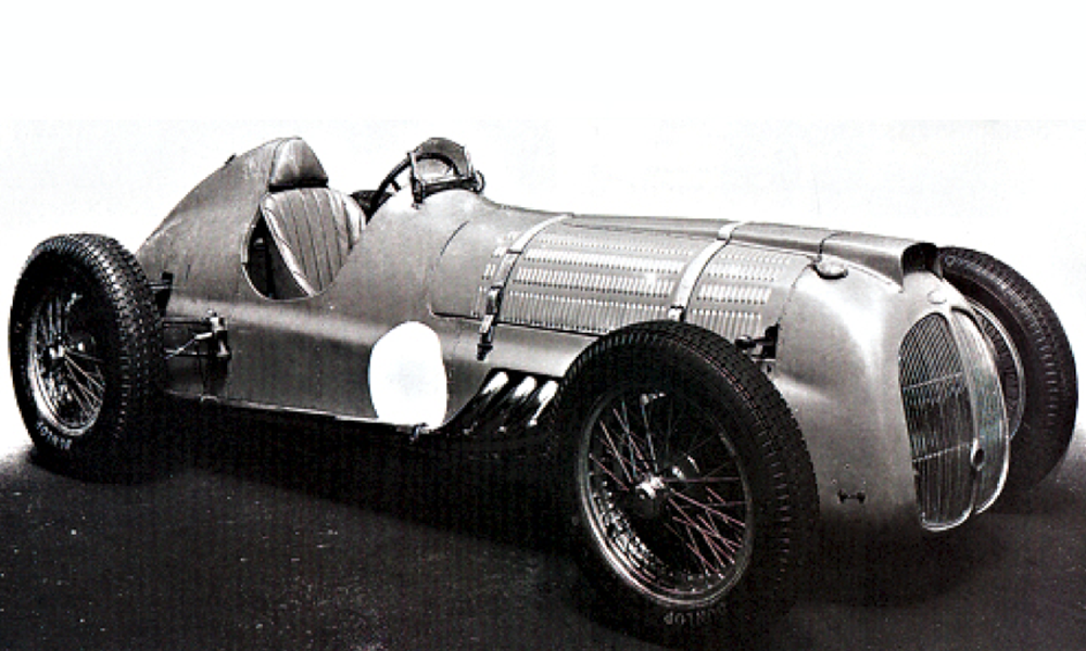 Monopost Delahaye 155, postavený v jediném exempláři a určený pro závody Grand Prix měl rovněž motor V12.