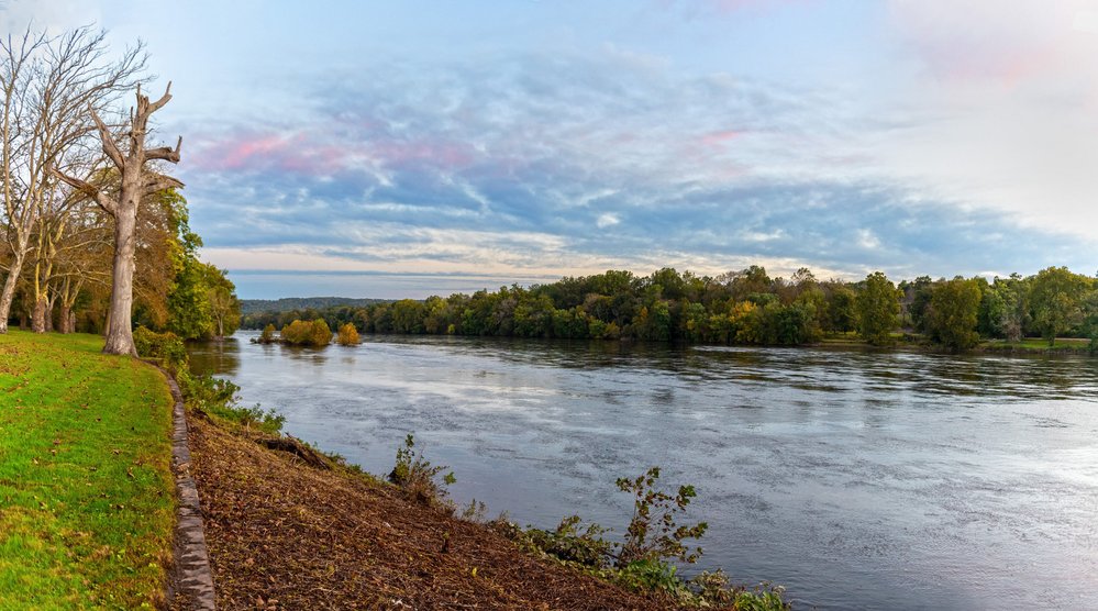 Na první pohled čistá, řeka Delaware skrývá až třímetrový nános sedimentu a nečistot