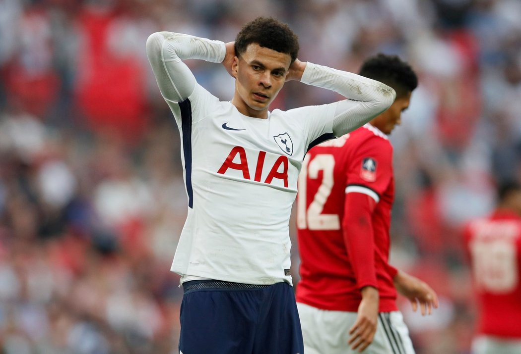 Zklamaný Dele Alli po prohře proti Manchesteru United v semifinále FA Cupu