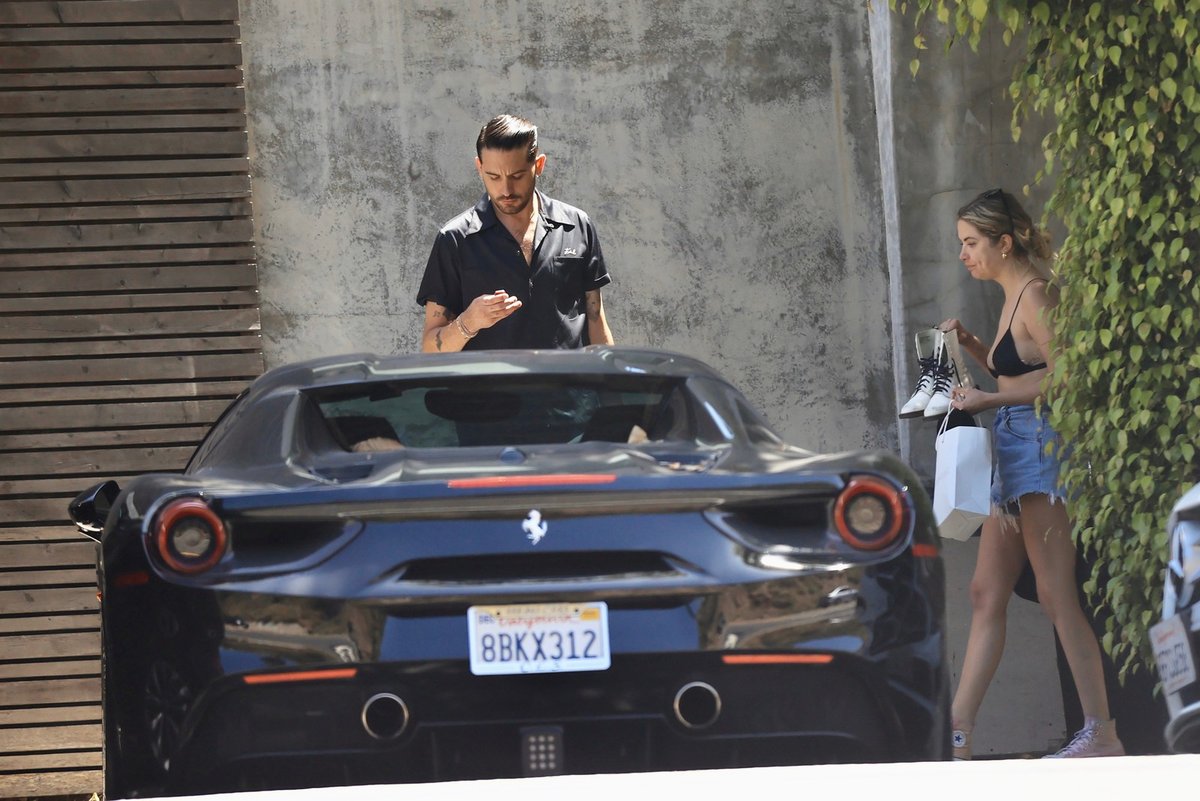 Ashley si nově užívá s rapperem a jeho Ferrari 488.