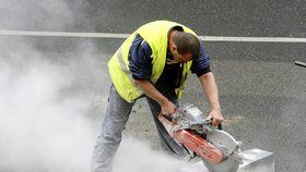 Pokud by chtěli čeští dělníci začít pracovat v Paříži, musí se naučit francouzsky.