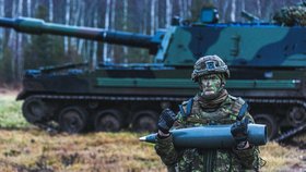 Nová pomoc Ukrajině: Pět nejdůležitějších věcí o zbraních vyslaných Evropou 