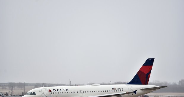 Společnost Delta Air Lines zažalovali kvůli zpackanému nouzovému přistání.