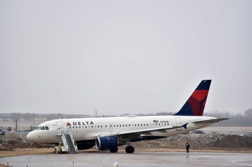 Společnost Delta Airlines zažalovali kvůli zpackanému nouzovému přistání. Společnost Delta Airlines zažalovali kvůli zpackanému nouzovému přistání.