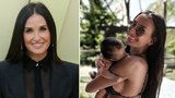 Demi Moore (60) s miminkem: Sexy babička!