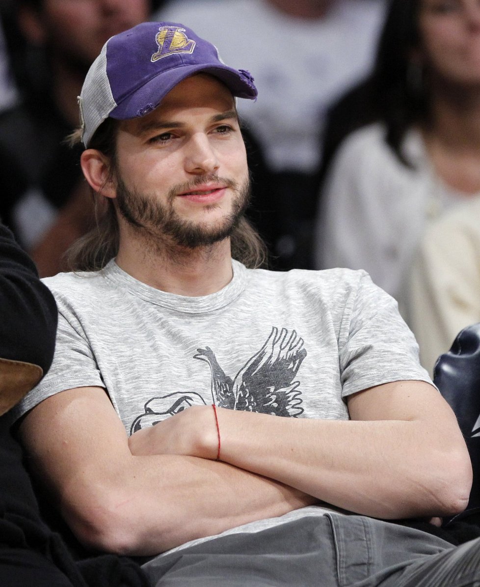 Než se stal hollywoodským idolem, studoval Ashton Kutcher biochemické inženýrství na univerzitě v Iowě.