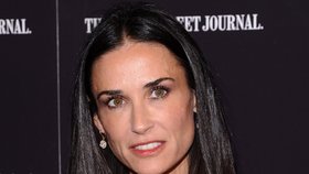 Demi Moore skončila kvůli Ashtonovi Kutcherovi na psychiatrii