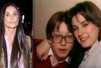 Demi Moore líbala puberťáka! Je snad sexuální predátorka jako Weinstein?