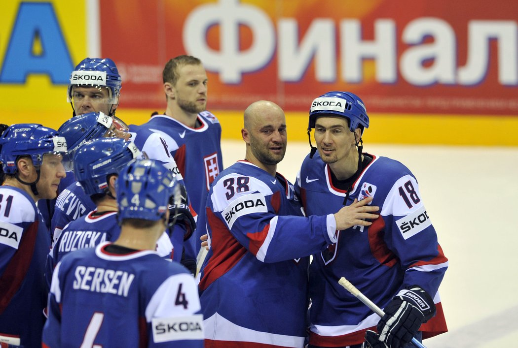 Pavol Demitra prožil emotivní rozlučku se slovenskými fanoušky.