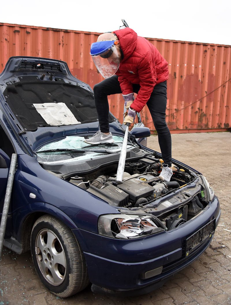 Zdemolovali jsme si auto