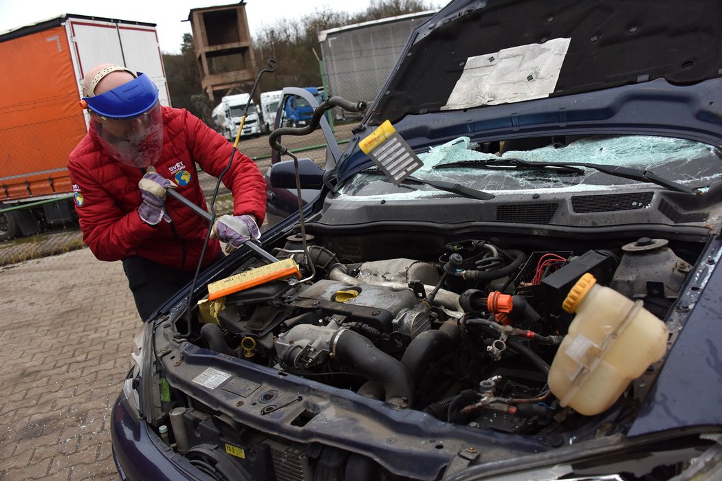 Zdemolovali jsme si auto