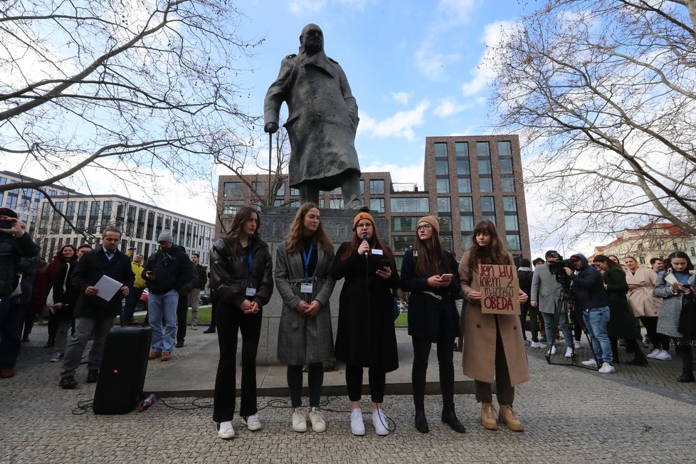 Demostrace za odstoupení děkana VŠE Miroslva Ševčíka. (15. březen 2023)