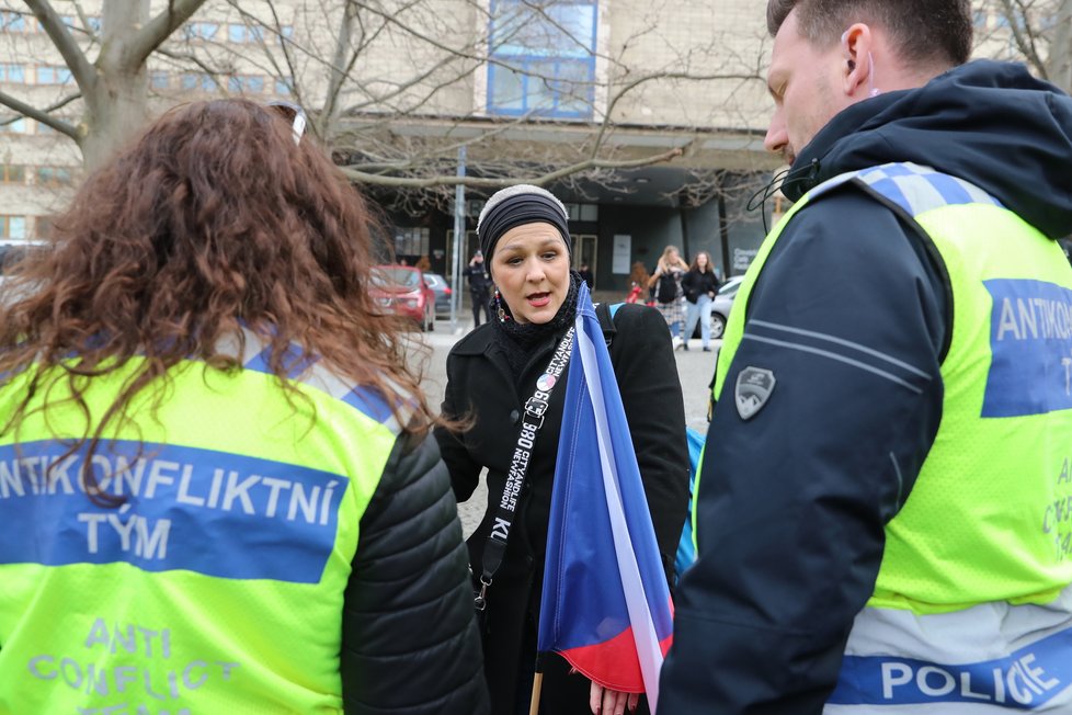 Demostrace za odstoupení děkana VŠE Miroslva Ševčíka. (15. březen 2023)