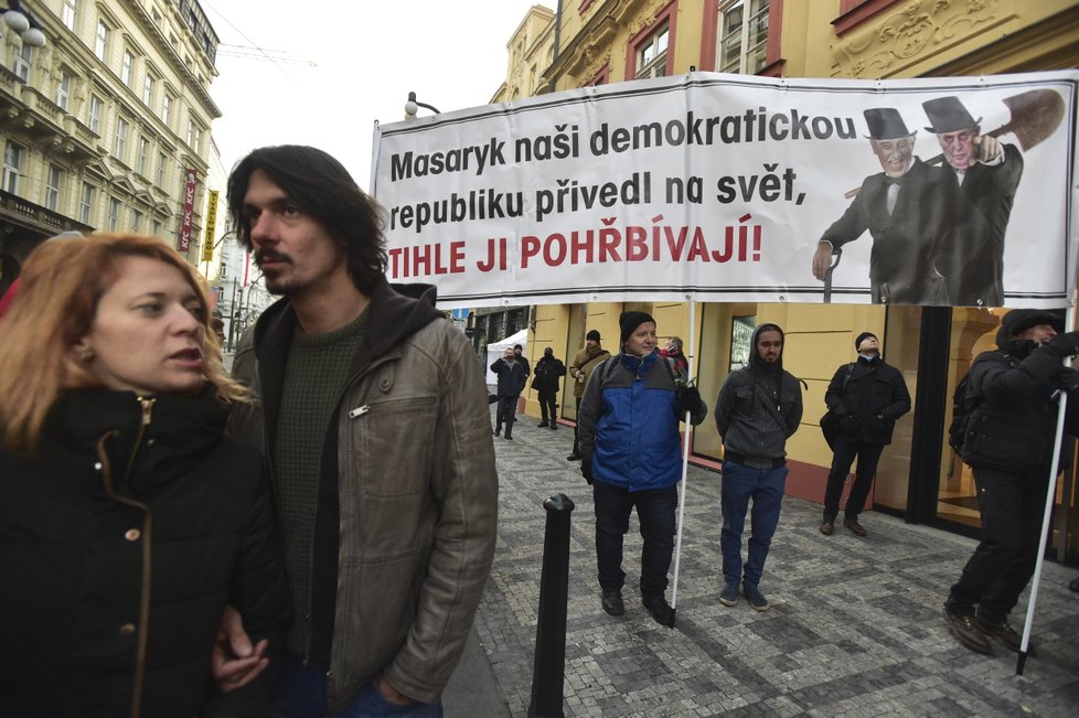 Na Národní třídě probíhá demonstrace proti premiéru Babišovi