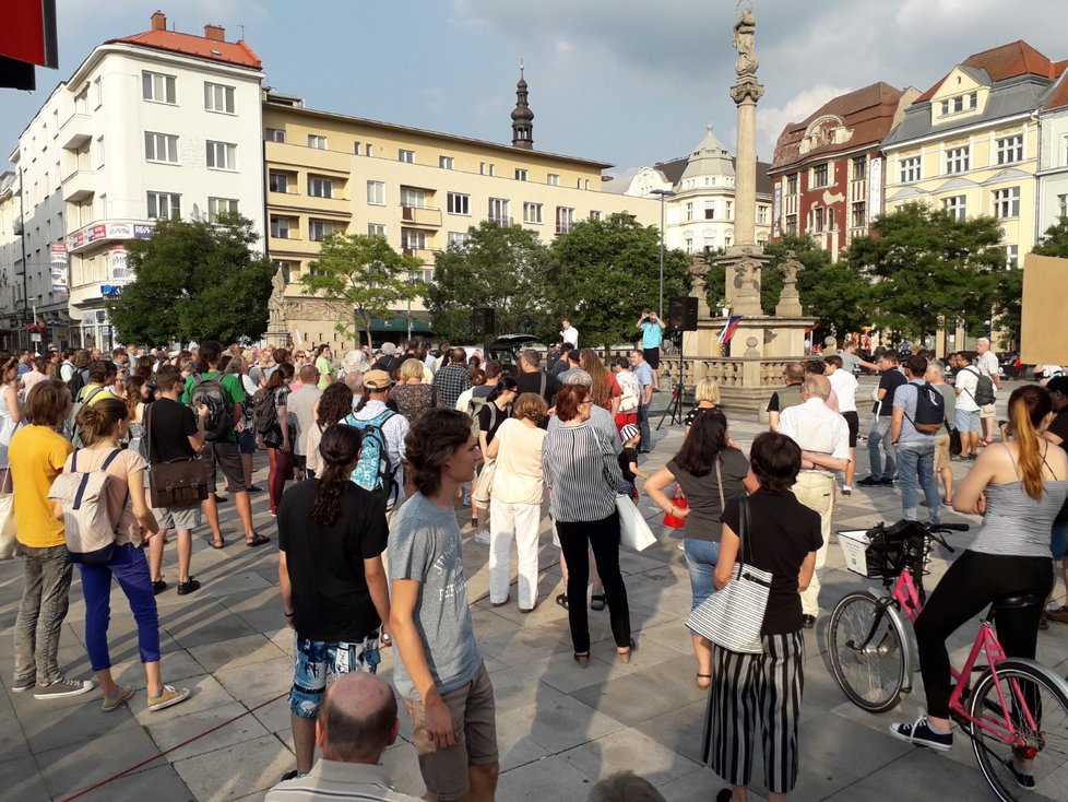 Demonstrace proti Andreji Babišovi a komunistům v Ostravě (5.6.2018)