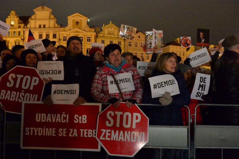 Protivládní protest na Staroměstském náměstí (23. 11. 2018)