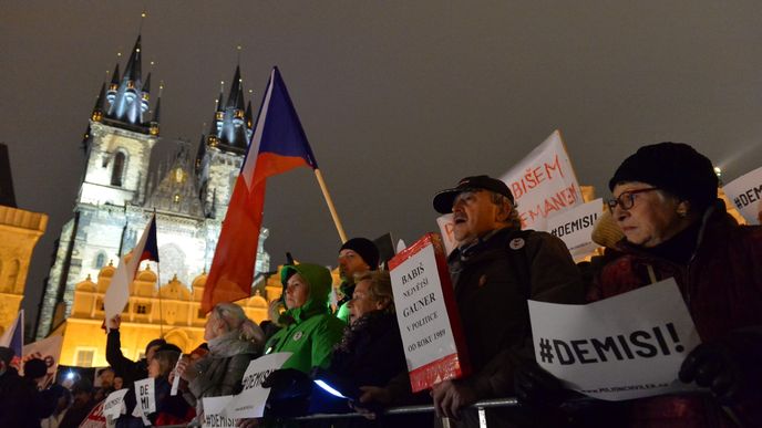 Protivládní protest na Staroměstském náměstí (23. 11. 2018)