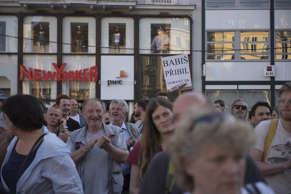 Je to na nás! Proč? Proto!: Brno demonstrovalo proti neplnění povinností prezidenta republiky