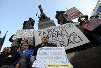 Demonstrace proti vládě: Praha, Brno i další města vyjadřují nespokojenost s politiky