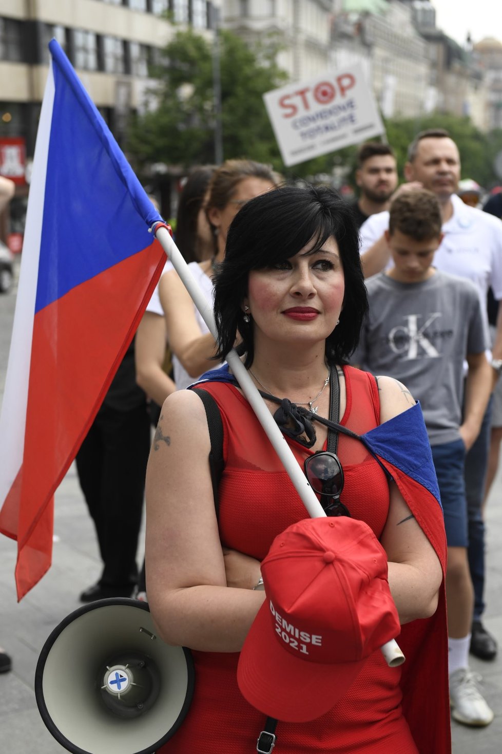 Protivládní demonstrace svolaná hnutím Otevřeme Česko-Chcípl PES se konala 6. června 2021 na Václavském náměstí v Praze.
