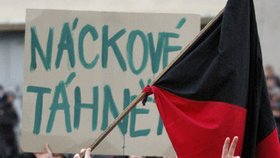 V Praze protestují asi 200 lidí proti rasismu