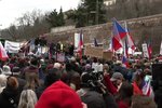 Ministr Výborný v jámě lvové: Vyrazil na demonstraci zemědělců před Úřad vlády