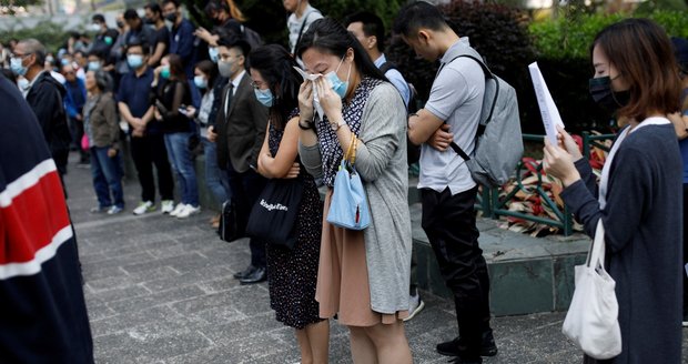 Po listopadové demonstraci zemřel student (†22). Režim v Hongkongu ale dál odolává