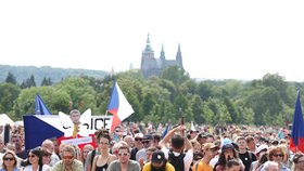 Účastníci demonstrace na Letné (23. 6. 2019)