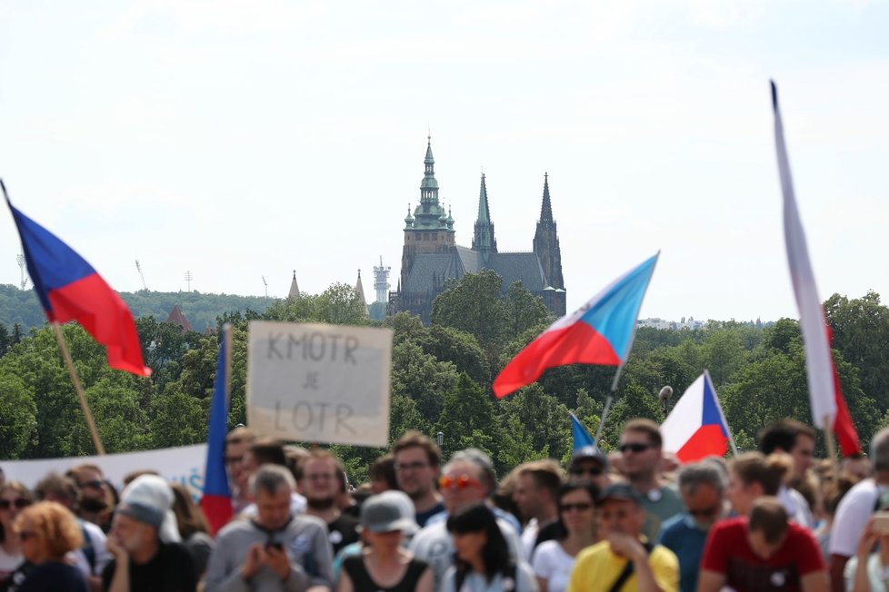 Účastníci demonstrace na Letné (23. 6. 2019)