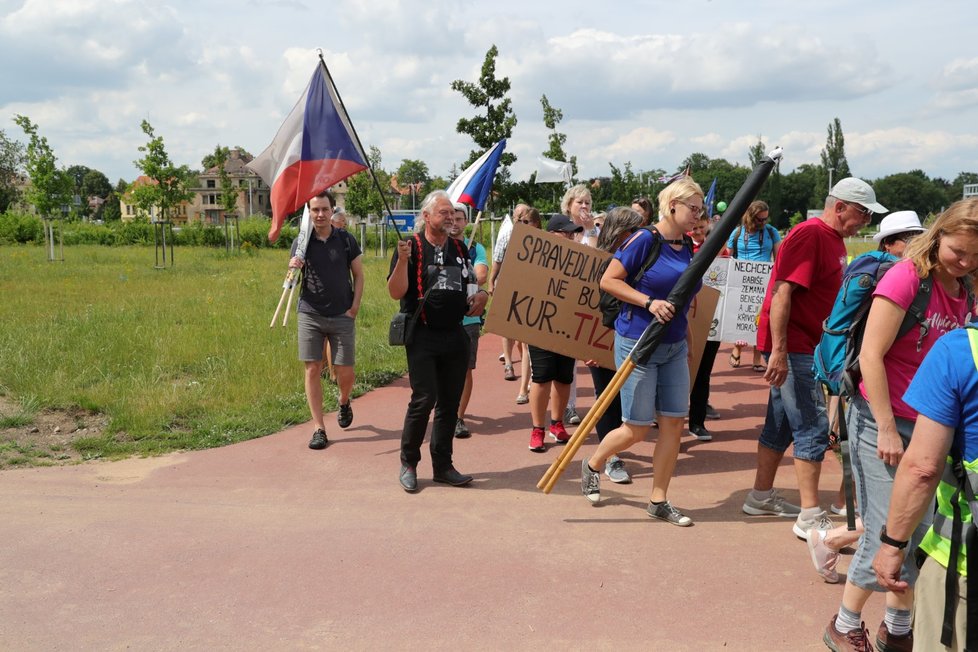 Účastníci demonstrace na Letné (23. 6. 2019)