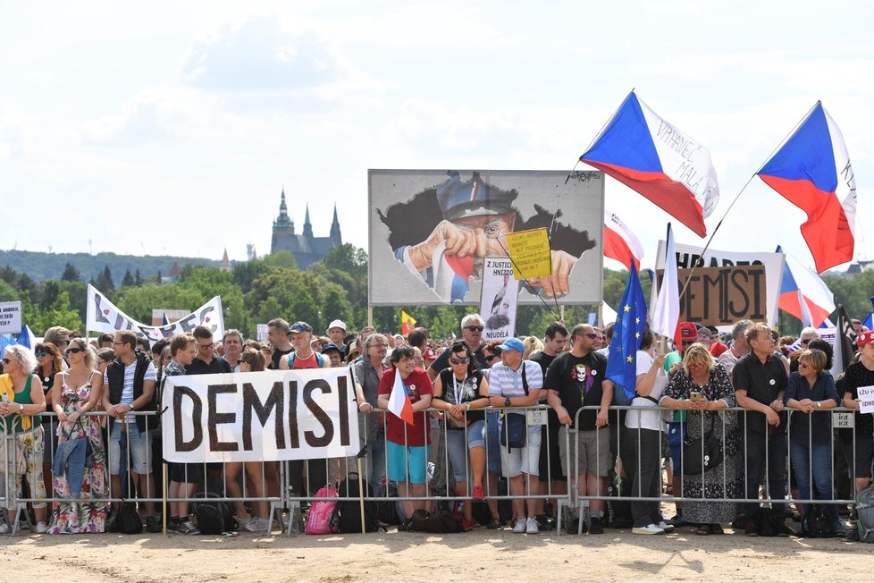 Účastníci demonstrace na Letné (23. 6. 2019)