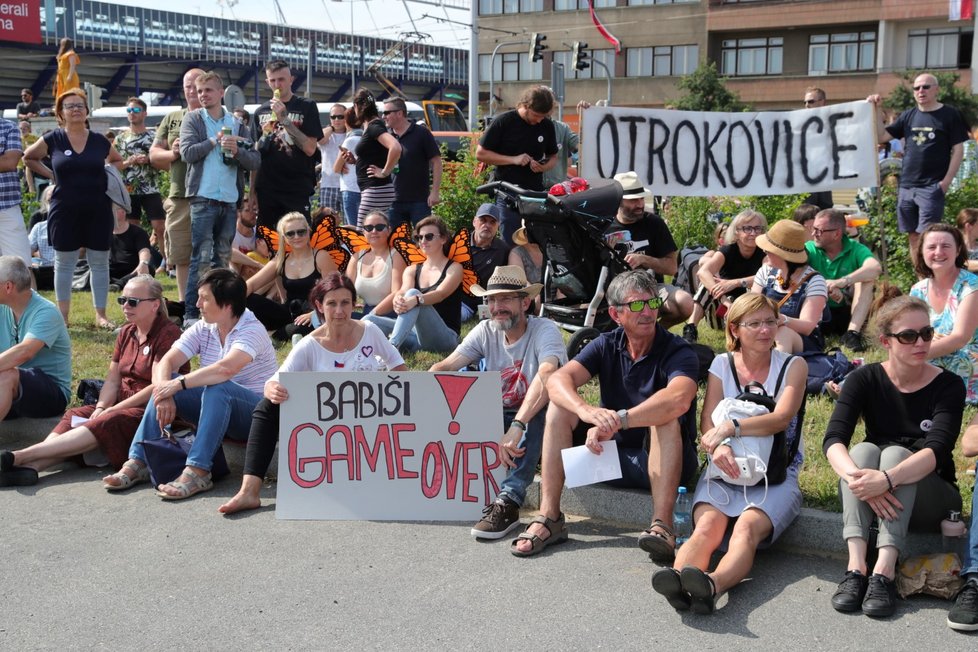 Účastníci demonstrace na Letné (23. 6. 2019)