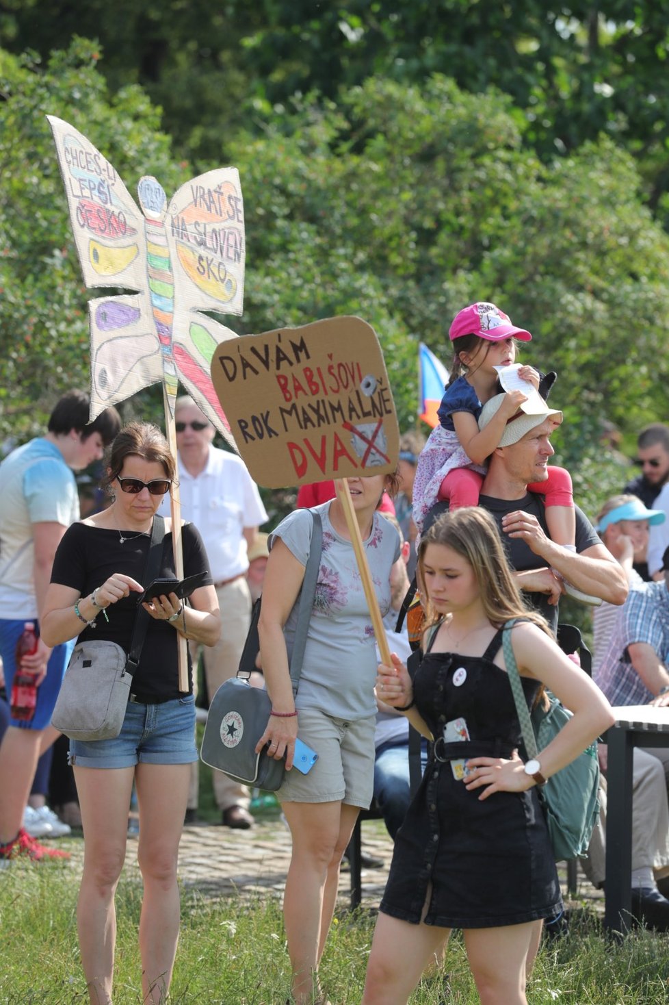 Účastníci demonstrace na Letné (23. 6. 2019)