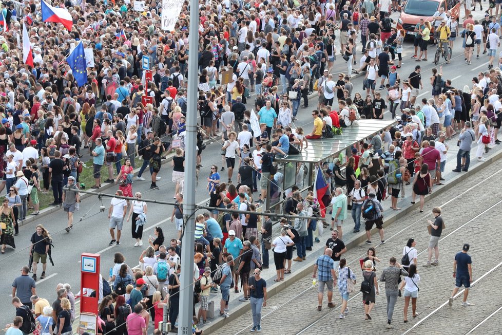 Účastníci demonstrace na Letné (23. 6. 2019)