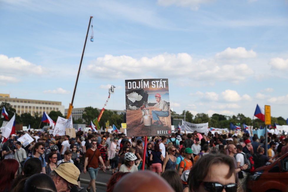 Účastníci demonstrace na Letné (23. 6. 2019)