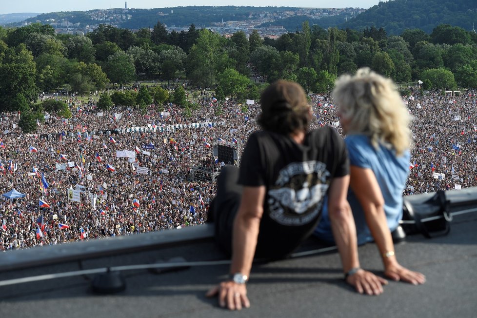 Demonstrace proti premiérovi Andreji Babišovi na Letné (23. 6. 2019)