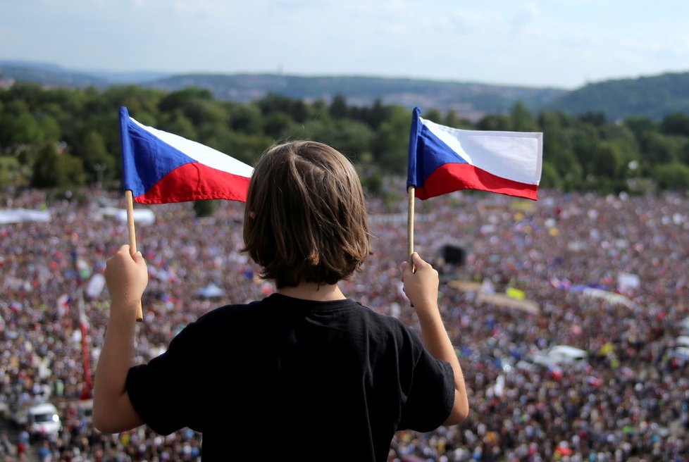 Červnová demonstrace na Letné (23. 6. 2019)