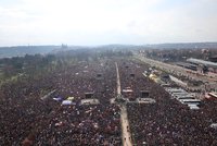 Největší demonstrace po listopadu 89? Na Letné až čtvrt milionu lidí!