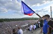 Čtvrt milionu lidí na Letné. Obří demonstrace proti Andreji Babišovi zaplnila celou pláň