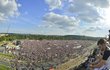 Čtvrt milionu lidí na Letné. Obří demonstrace proti Andreji Babišovi zaplnila celou pláň