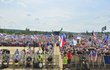 Čtvrt milionu lidí na Letné. Obří demonstrace proti Andreji Babišovi zaplnila celou pláň