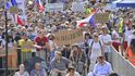 Čtvrt milionu lidí na Letné. Obří demonstrace proti Andreji Babišovi zaplnila celou pláň