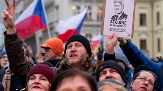 Po úspěchu demonstrace za prezidenta Pavla svolá Milion chvilek demonstraci na podporu Petra Koláře Po úspěchu demonstrace za prezidenta Pavla svolá Milion chvilek demonstraci na podporu Petra Koláře