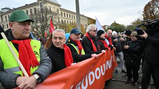 Jiří Štefek: Ekonomika na tom není tak špatně, jak straší opozice či odbory. Dokládá to i zlepšení ratingu