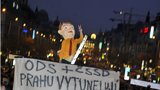Pražská koalice je podvod století, křičeli demonstranti