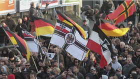 Protiuprchlické protesty v Německu přibývají.